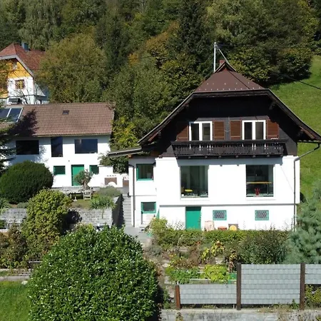 Haus St Peter , Midden In Meren Gebied Van Karinthie *