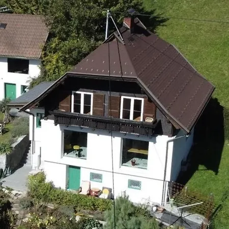 Haus St Peter , Midden In Meren Gebied Van Karinthie