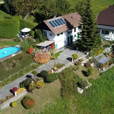 Haus St Peter , Midden In Meren Gebied Van Karinthie Radenthein