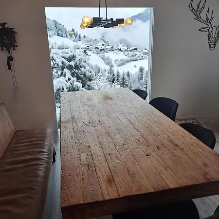 Haus St Peter , Midden In Meren Gebied Van Karinthie Radenthein